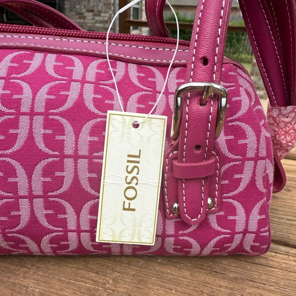 NWT! Fossil Rare Vintage Magenta Logo Pink Barrel Shoulder Bag - Picture 7 of 8